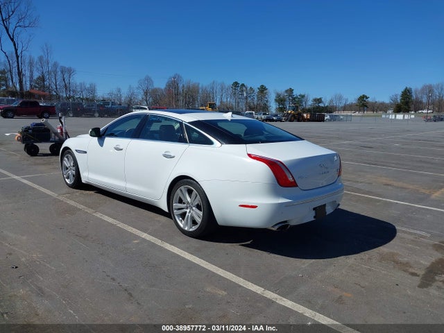 2013 JAGUAR XJ SAJWJ2GD0D8V45877 Photo 2