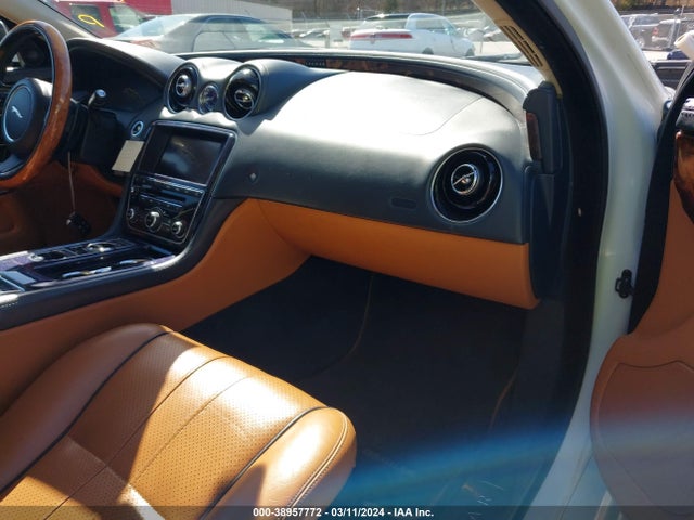 2013 JAGUAR XJ SAJWJ2GD0D8V45877 Photo 4