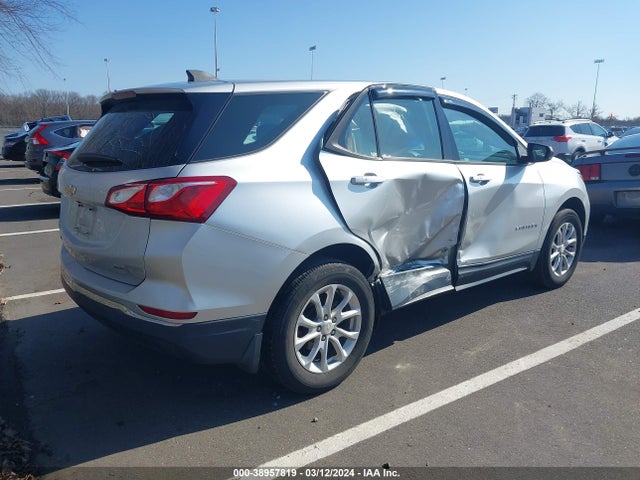 Chevrolet EQUINOX LS 2018 3GNAXREVXJL101745 Image 4