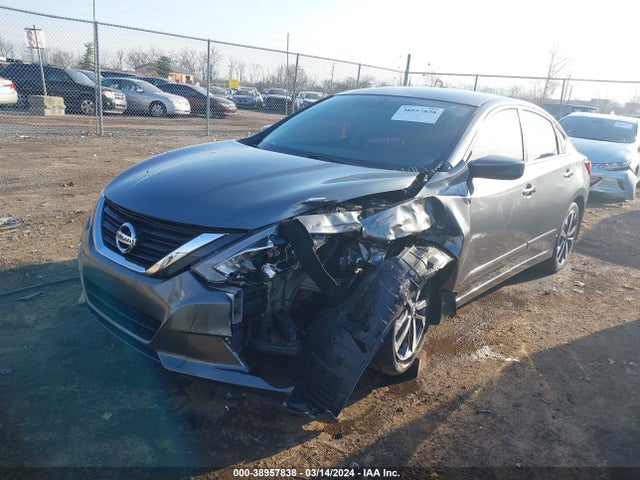 Nissan Altima 2.5 Sr 2017 1N4AL3AP4HN352883 Image 2