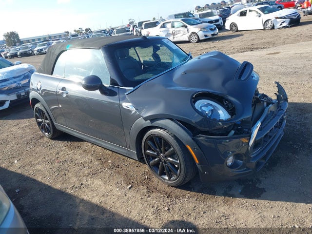 2018 MINI CONVERTIBLE WMWWG9C58J3E38833 Photo 0