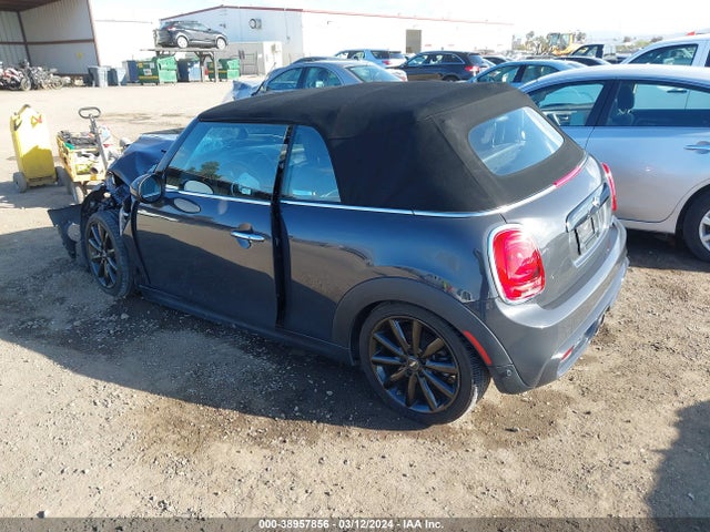 2018 MINI CONVERTIBLE WMWWG9C58J3E38833 Photo 2