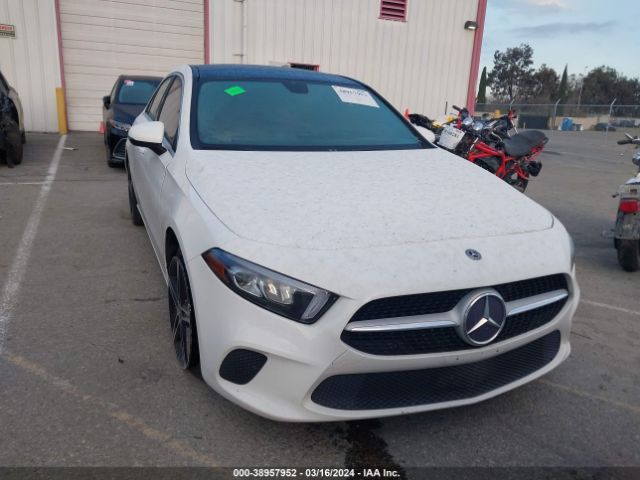 WDD3G4EB6KW009396 Mercedes-Benz A 220