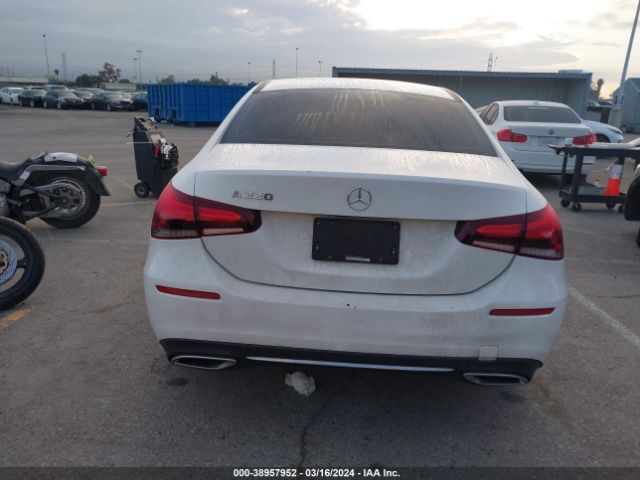 WDD3G4EB6KW009396 Mercedes-Benz A 220