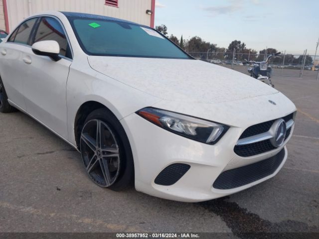WDD3G4EB6KW009396 Mercedes-Benz A 220