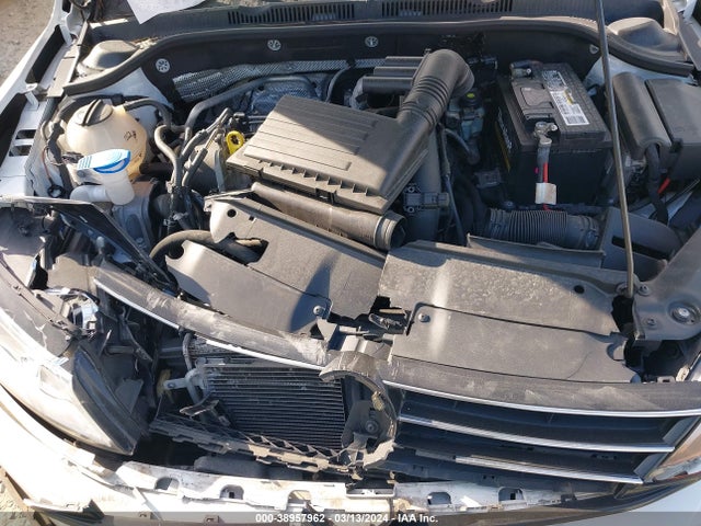 3VW267AJ8GM308433 Volkswagen Jetta 1.4t S