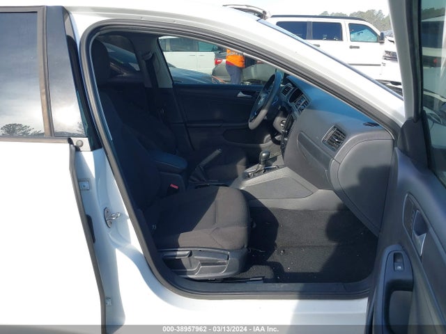 3VW267AJ8GM308433 Volkswagen Jetta 1.4t S