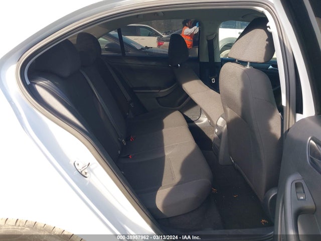 3VW267AJ8GM308433 Volkswagen Jetta 1.4t S
