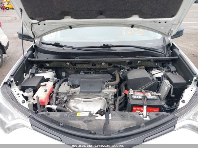 Toyota RAV4 LE 2017 JTMBFREV5HJ131625 Image 10