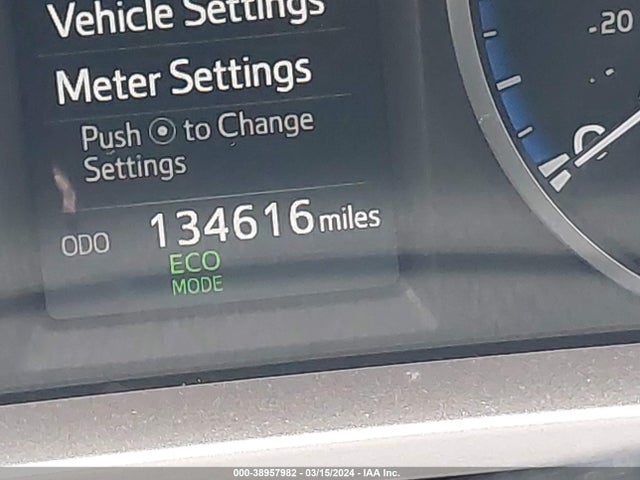 Toyota RAV4 LE 2017 JTMBFREV5HJ131625 Image 16