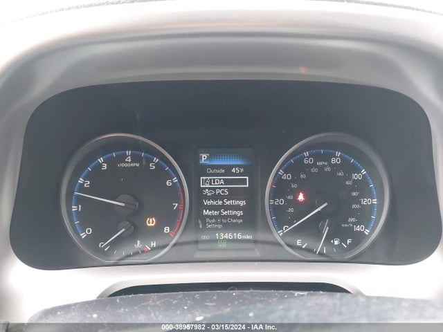 Toyota RAV4 LE 2017 JTMBFREV5HJ131625 Image 7