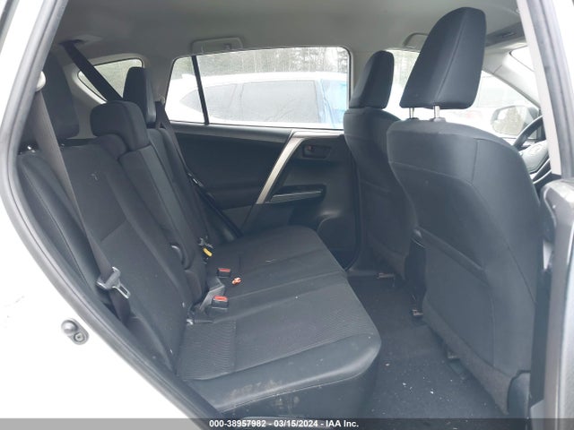 Toyota RAV4 LE 2017 JTMBFREV5HJ131625 Image 8