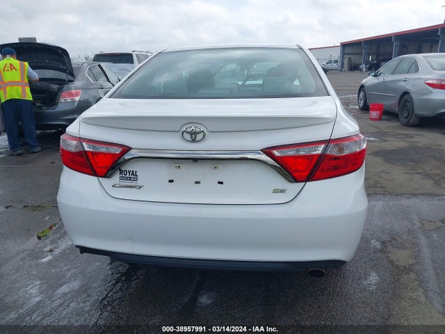 Toyota CAMRY SE 2015 4T1BF1FK4FU018200 Image 16