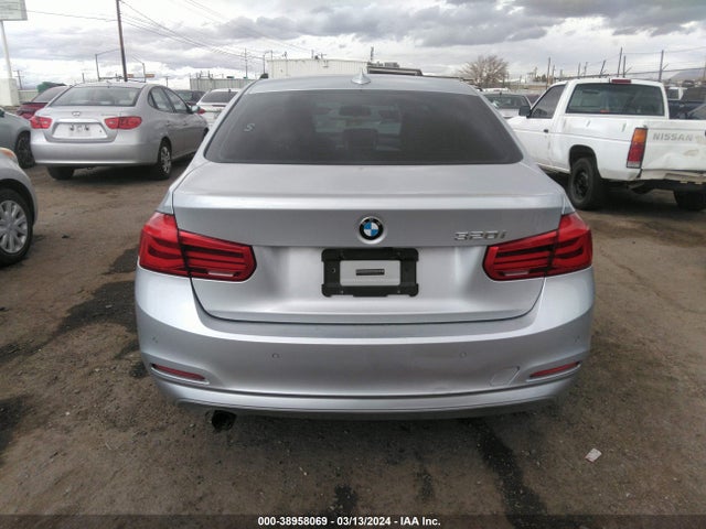 BMW 320i 2017 WBA8E1G3XHNU17437 Image 16