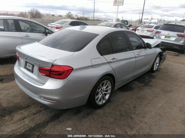 BMW 320i 2017 WBA8E1G3XHNU17437 Image 4