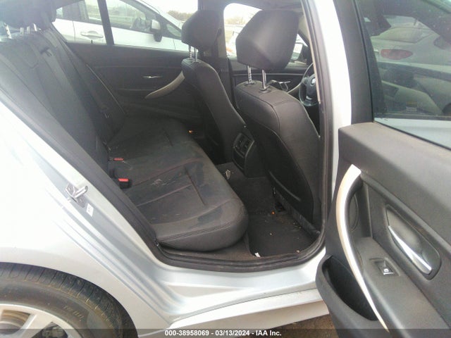 BMW 320i 2017 WBA8E1G3XHNU17437 Image 8