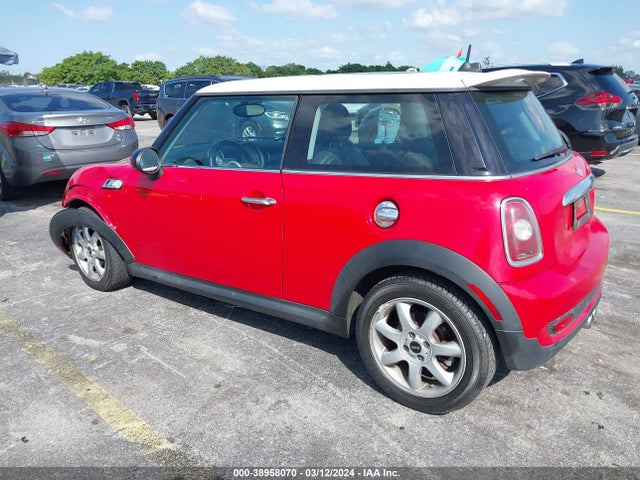2008 MINI COOPER S WMWMF73568TT89010 Photo 2