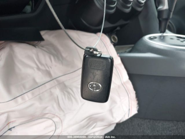 JTKJF5C77GJ021823 Scion TC