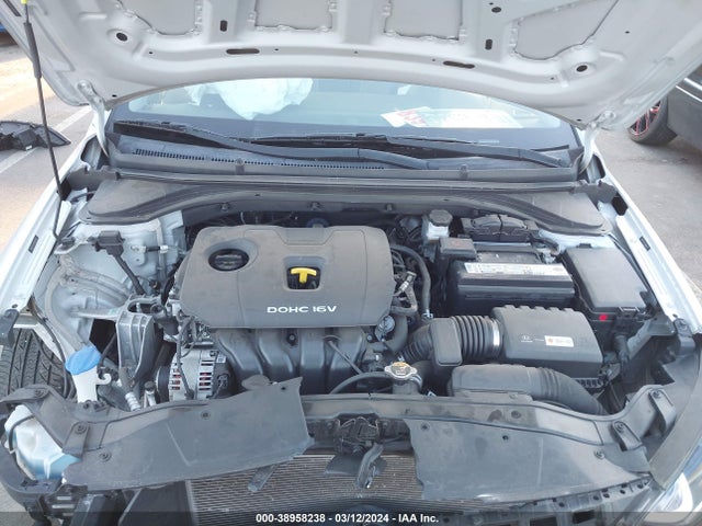 Hyundai ELANTRA SE 2018 5NPD74LF2JH263079 Image 10