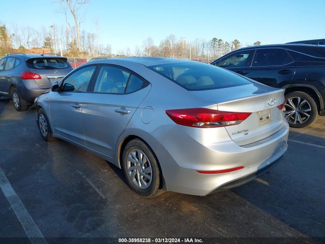 Hyundai ELANTRA SE 2018 5NPD74LF2JH263079 Image 3