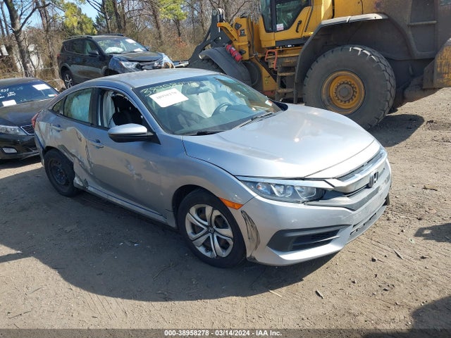Honda Civic Lx 2018 2HGFC2F57JH590664 главное изображение
