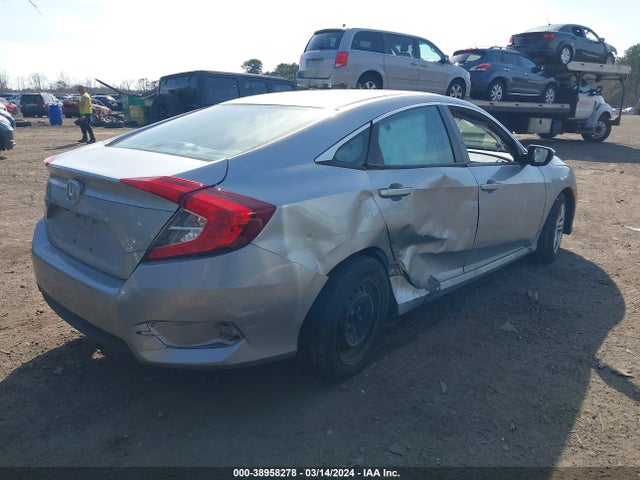Honda Civic Lx 2018 2HGFC2F57JH590664 Image 4