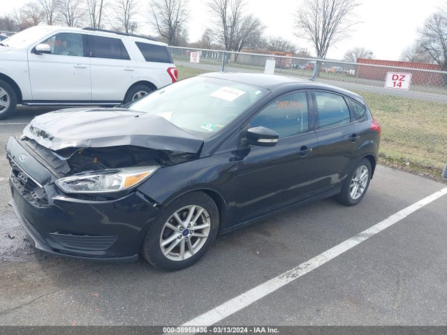 Ford FOCUS SE 2017 1FADP3K20HL248150 Image 2