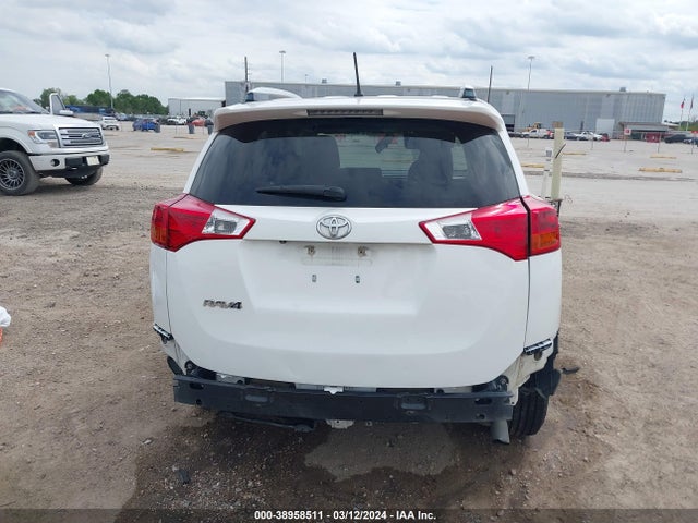Toyota RAV4 LE 2015 JTMZFREV2FD065786 Image 16