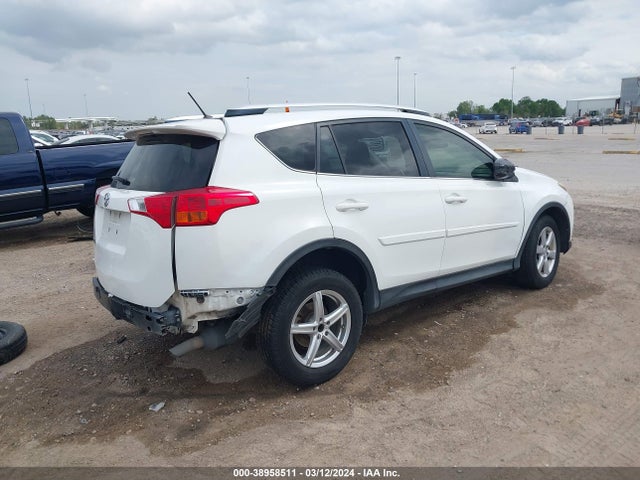 Toyota RAV4 LE 2015 JTMZFREV2FD065786 Image 4