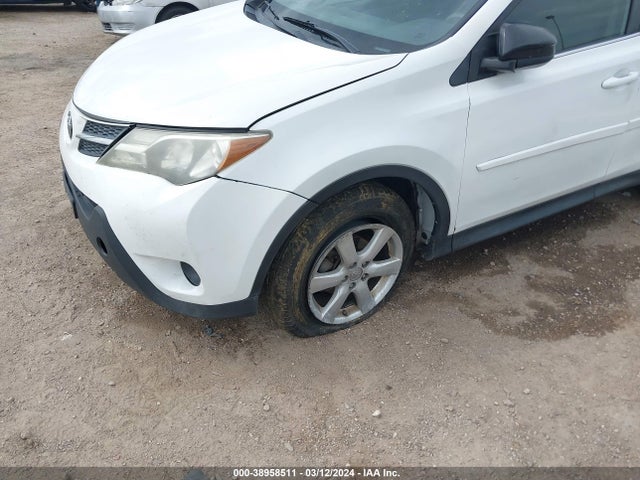 Toyota RAV4 LE 2015 JTMZFREV2FD065786 Image 6