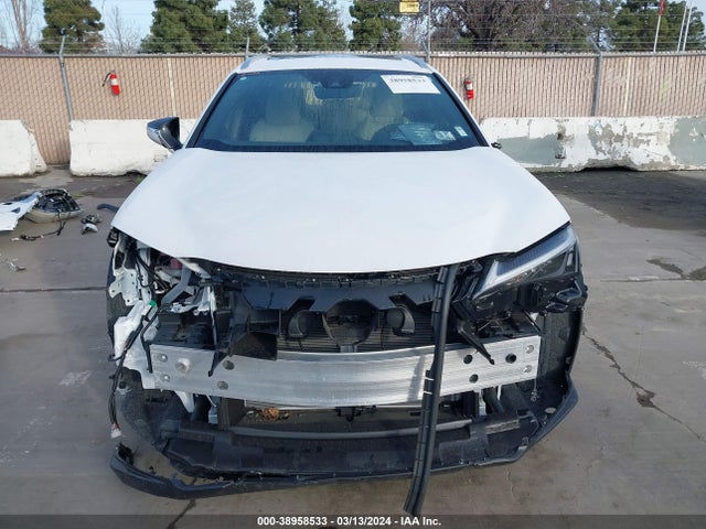 JTHX6JBH8P2155592 Lexus UX 250H