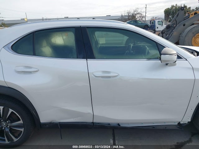 JTHX6JBH8P2155592 Lexus UX 250H
