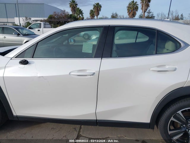 JTHX6JBH8P2155592 Lexus UX 250H