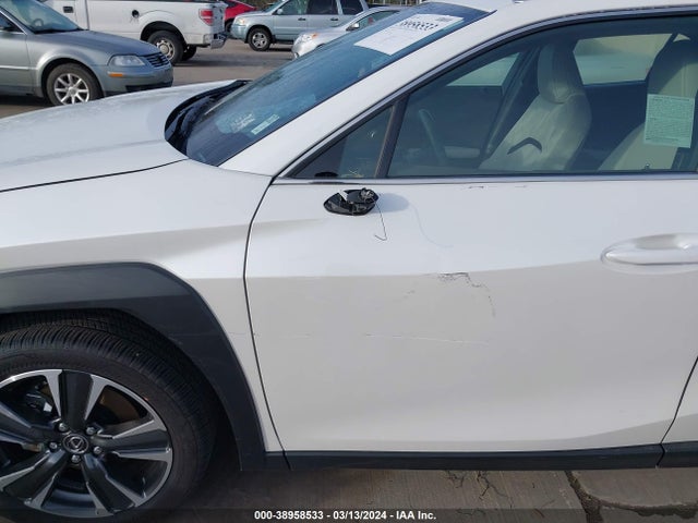JTHX6JBH8P2155592 Lexus UX 250H