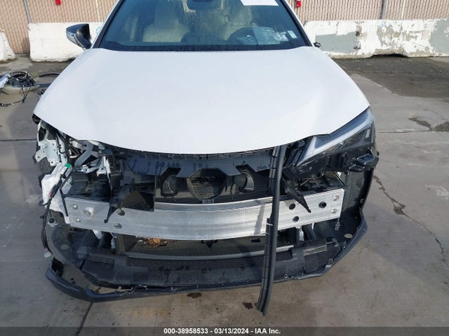 JTHX6JBH8P2155592 Lexus UX 250H