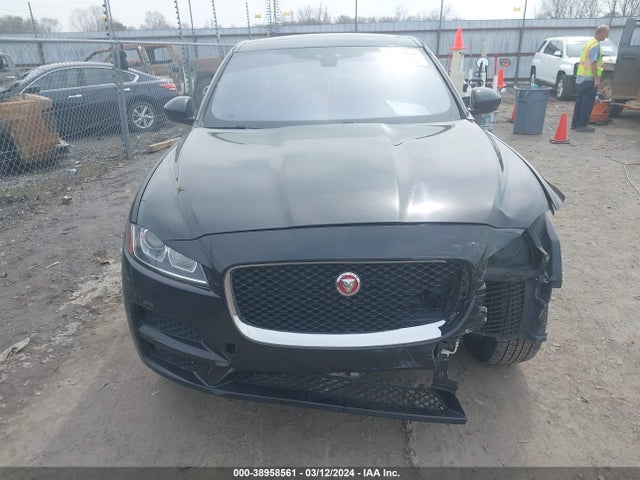 Jaguar F-pace 35t Premium 2017 SADCJ2BV0HA098102 Image 12