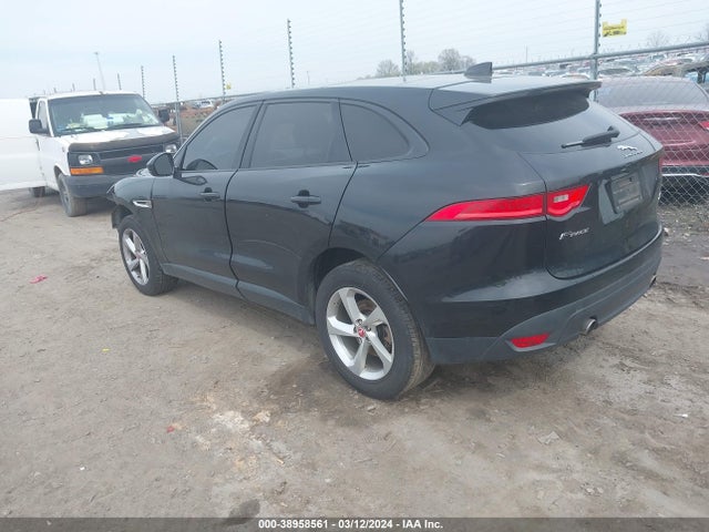 2017 JAGUAR F-PACE SADCJ2BV0HA098102 Photo 2