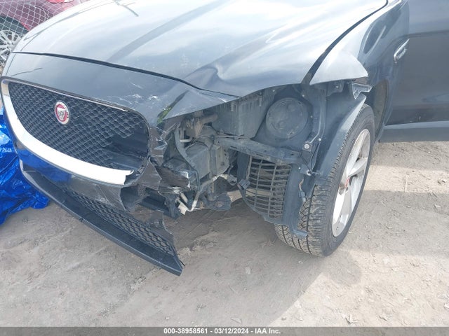 2017 JAGUAR F-PACE SADCJ2BV0HA098102 Photo 5