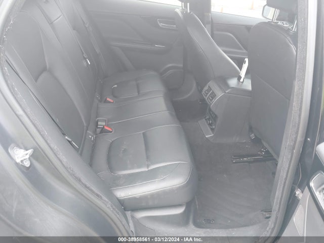 2017 JAGUAR F-PACE SADCJ2BV0HA098102 Photo 7