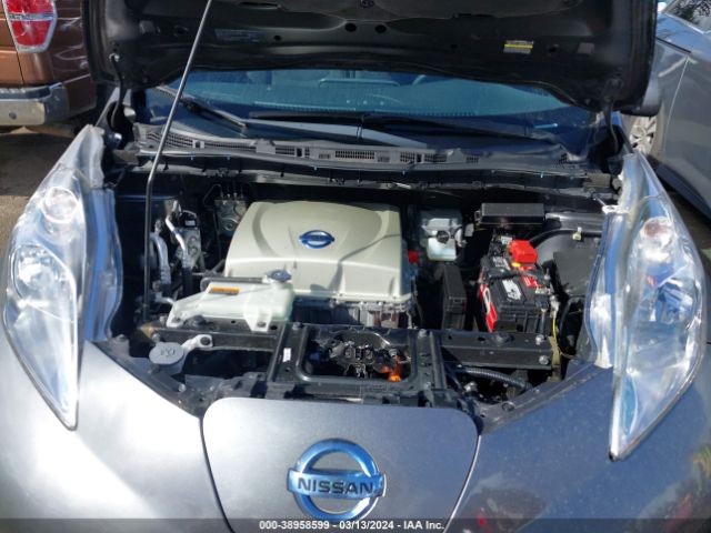 1N4AZ0CP6FC309018 Nissan LEAF SV