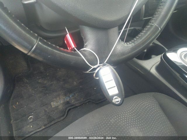 1N4AZ0CP6FC309018 Nissan LEAF SV