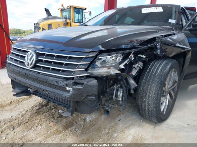 1VWBA7A38JC022896 Volkswagen Passat 2.0t Se