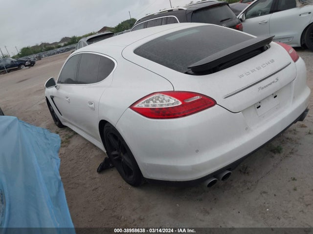 2011 PORSCHE PANAMERA WP0AB2A74BL060399 Photo 2