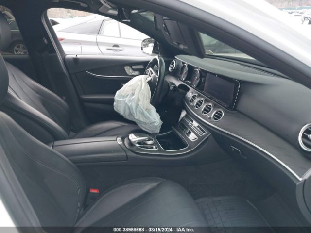 WDDZF4KB9KA627469 Mercedes-Benz E 300 4matic