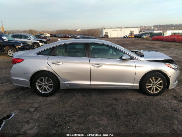 Hyundai SONATA SE 2015 5NPE24AF6FH231653 Image 14