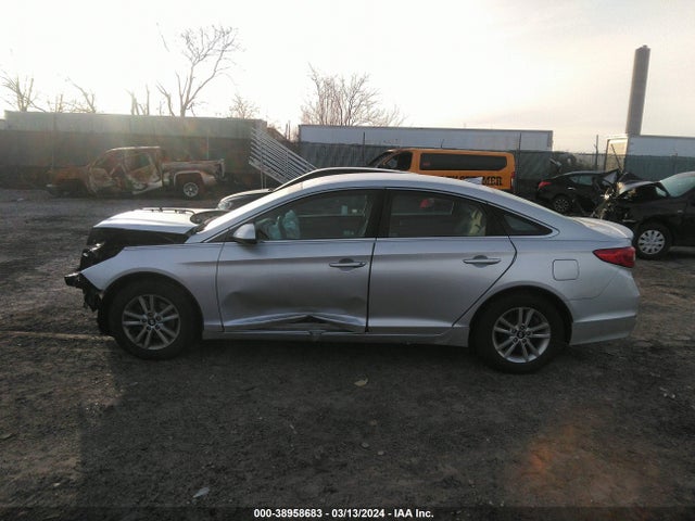 Hyundai SONATA SE 2015 5NPE24AF6FH231653 Image 15