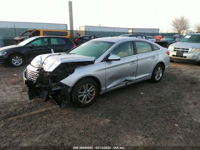 Hyundai SONATA SE 2015 5NPE24AF6FH231653 Image 2