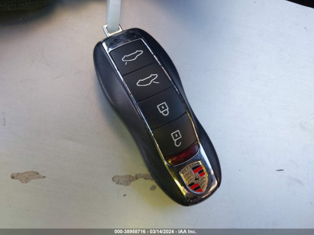 2017 PORSCHE 718 BOXSTER WP0CB2A87HS240881 Photo 10