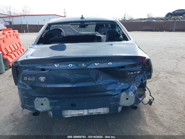 7JRA22TM1KG015921 Volvo S60 T6 R-design