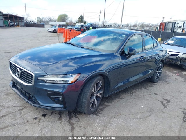 7JRA22TM1KG015921 Volvo S60 T6 R-design